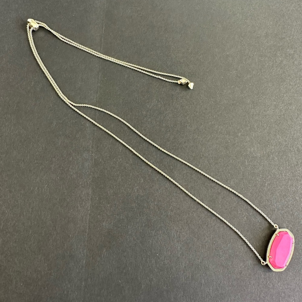 Kendra Scott Elisa Adjustable Pendant necklace 22 inches long